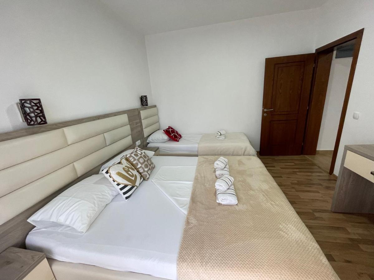 Apartments Jm Улцин Екстериор снимка