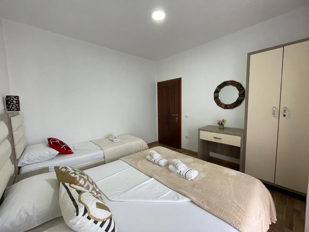 Apartments Jm Улцин Екстериор снимка