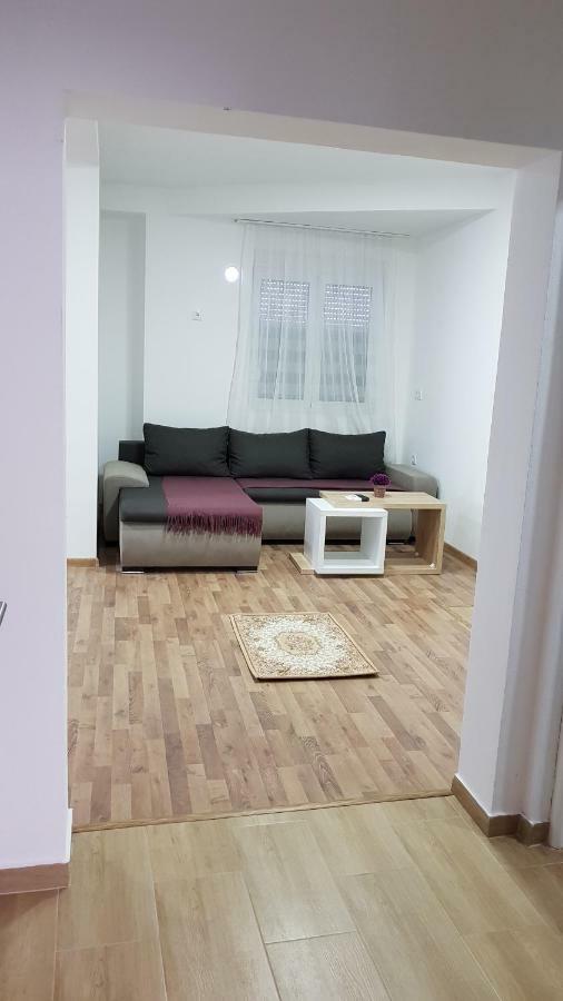 Apartments Jm Улцин Екстериор снимка